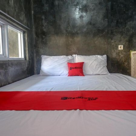 Reddoorz Near Jumbo Mall Sragen Kültér fotó