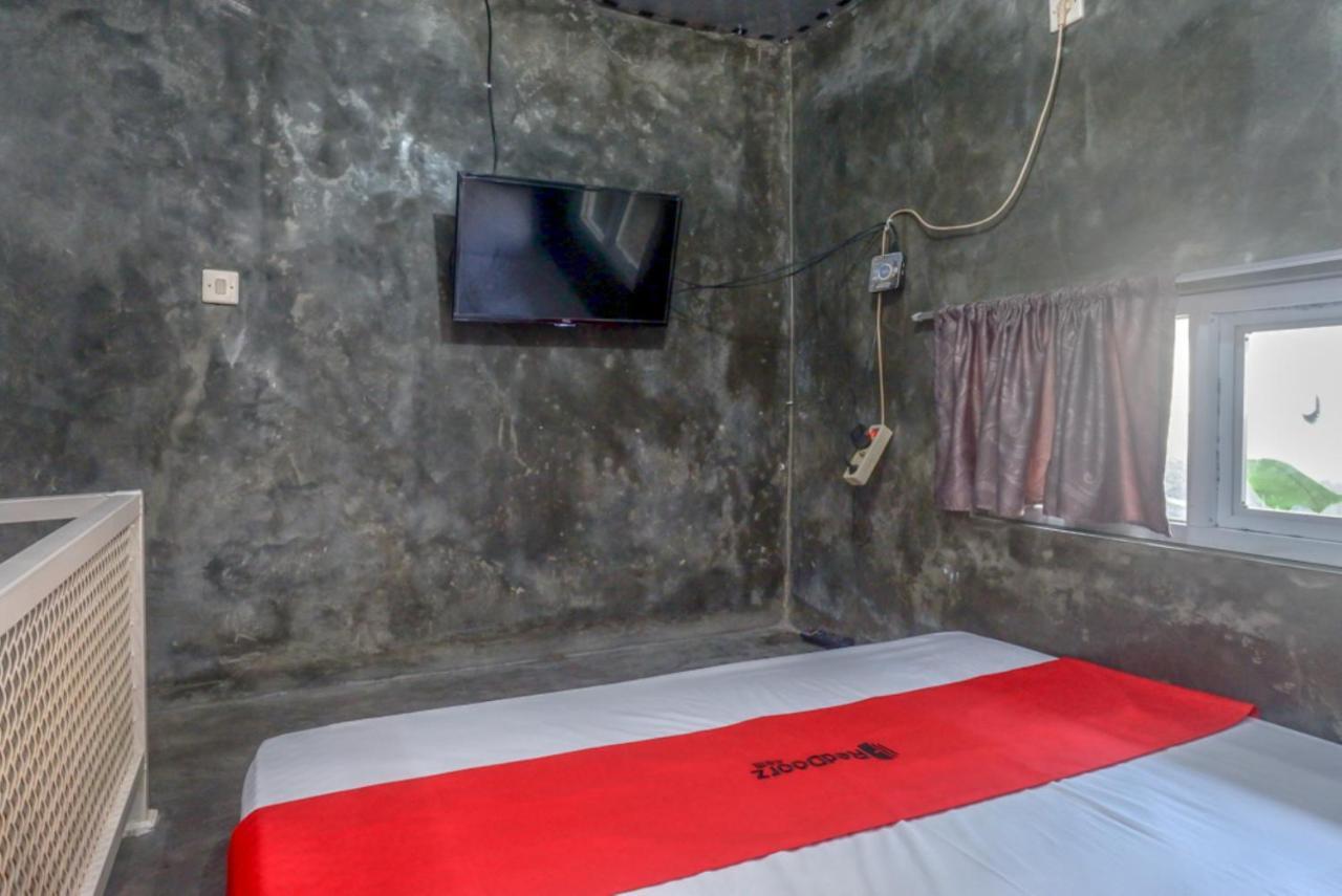 Reddoorz Near Jumbo Mall Sragen Kültér fotó