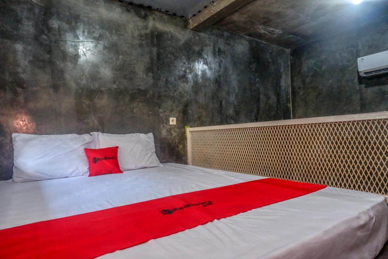 Reddoorz Near Jumbo Mall Sragen Kültér fotó