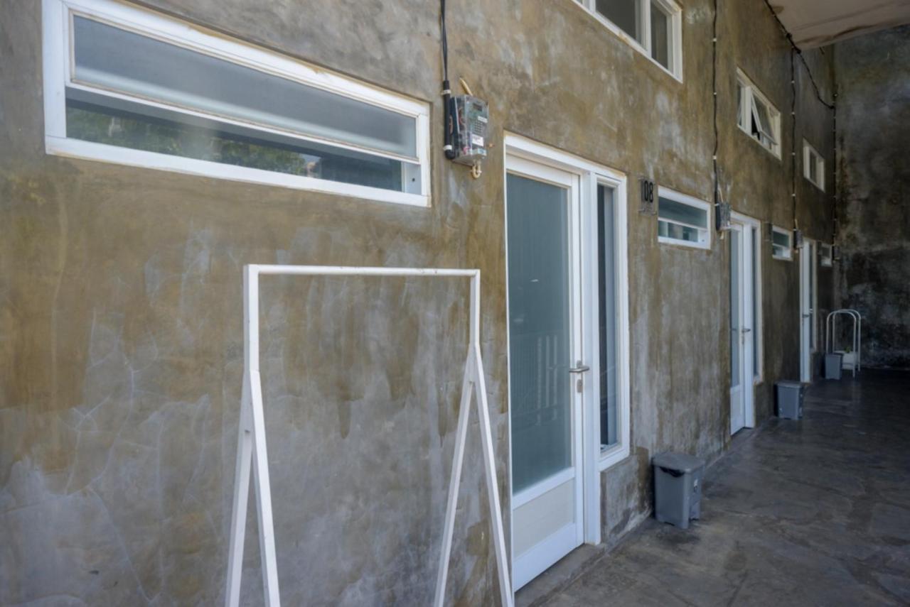 Reddoorz Near Jumbo Mall Sragen Kültér fotó